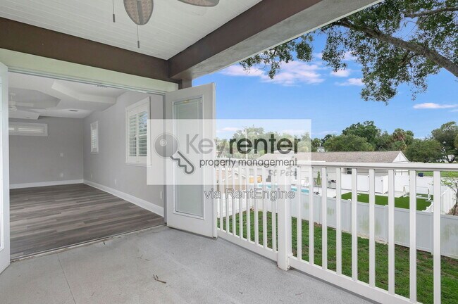 Building Photo - 3814 W El Prado Blvd