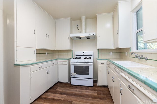 Building Photo - 225 N Mayflower Ave