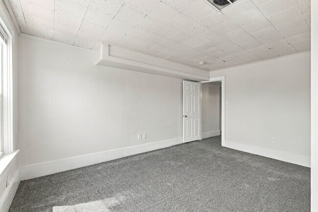 Building Photo - 849-851 Manor St