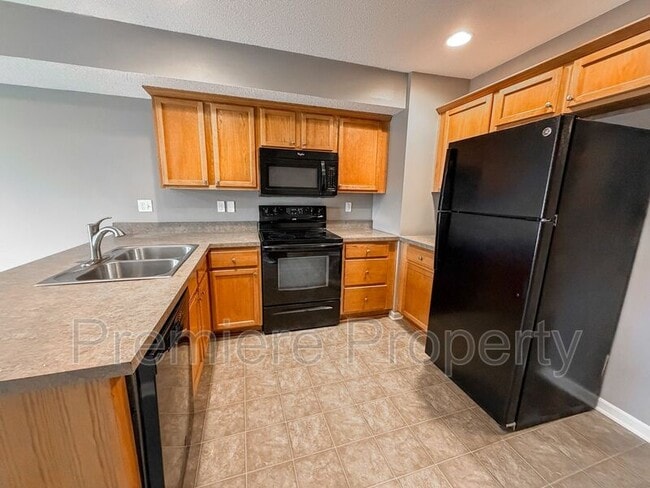 Building Photo - 264 N Hedge Ln