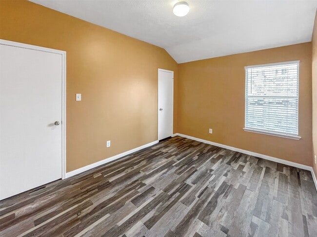 Building Photo - 9303 Daisy Cove Ln