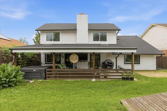 Building Photo - 208 Skyloop Dr