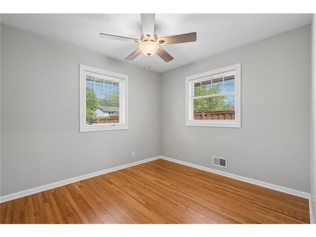 Building Photo - 3100 W 55th St