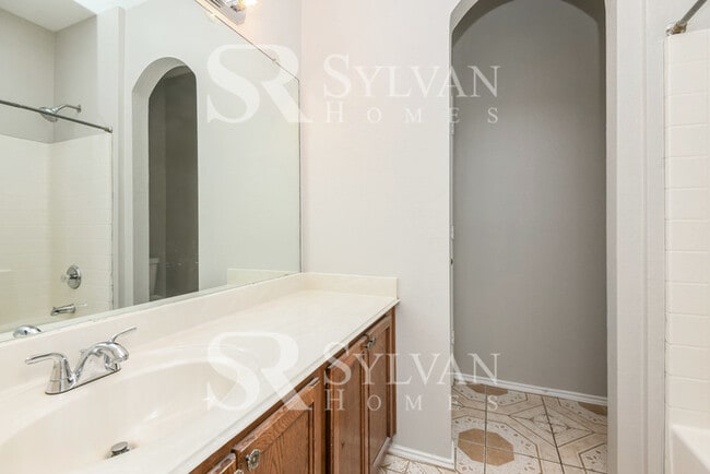 Building Photo - Carve Out a Great Life Here!