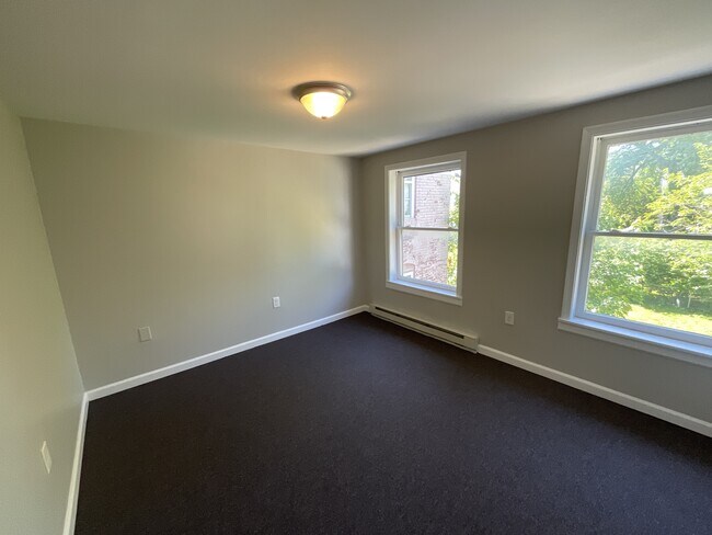 Building Photo - 144 Wilson St