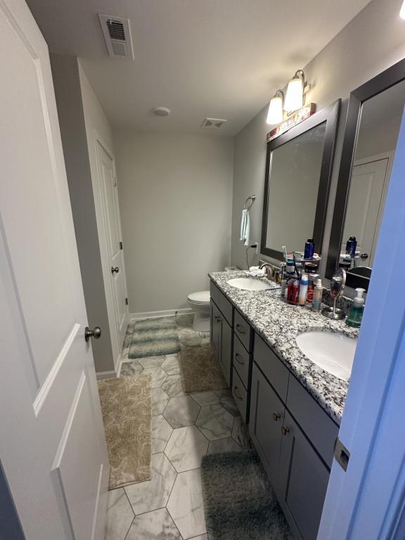 Building Photo - 278 Guard Ln