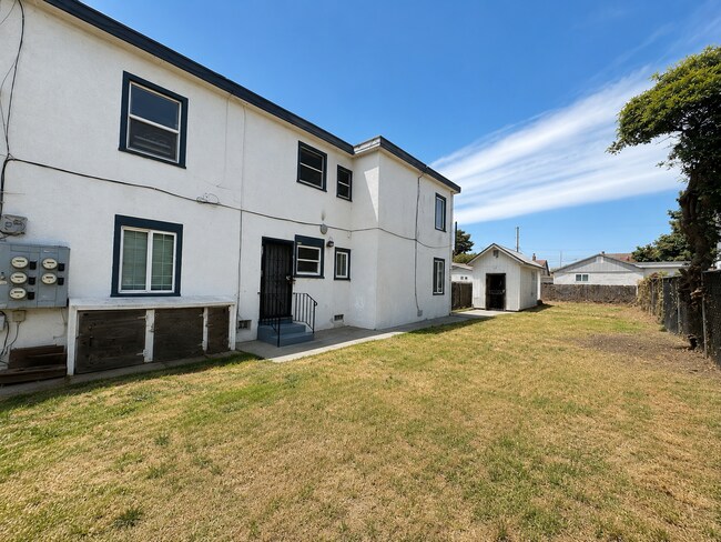 Building Photo - 1503