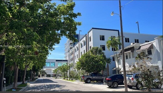 Building Photo - 315 Eucalyptus St