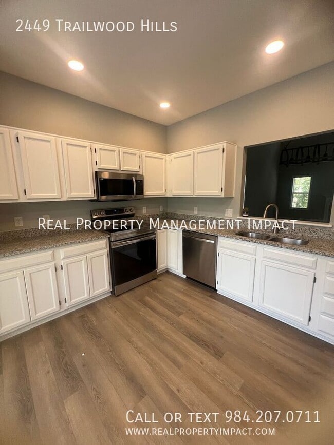 Building Photo - 2449 Trailwood Hills Dr