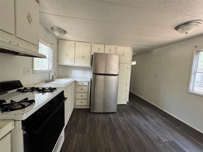 Building Photo - 104 N 1st St