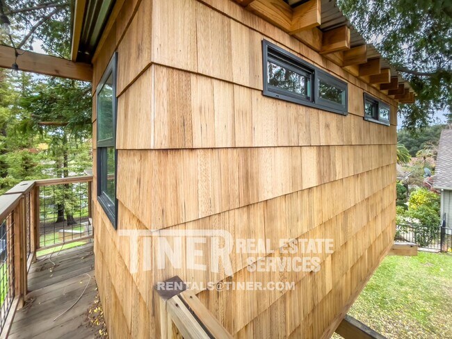 Building Photo - Carmichael Gem - Walking Distance to Ancil...