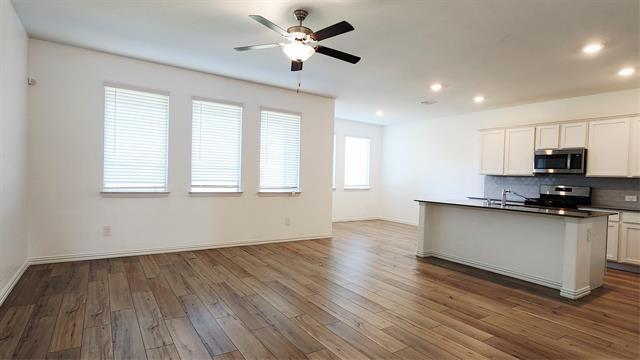 Building Photo - 3805 Thomas Plns Dr