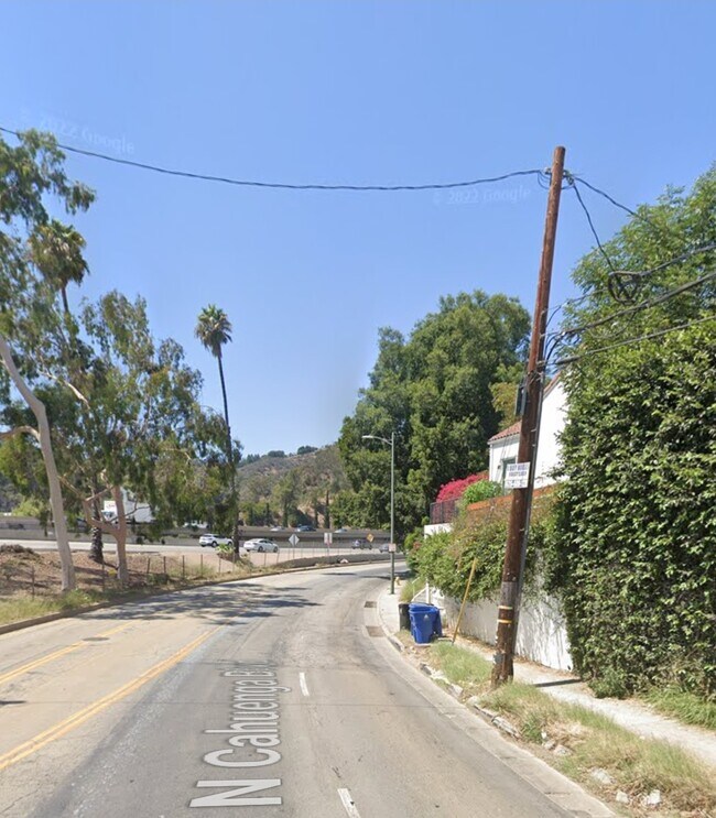 Building Photo - 2338 N Cahuenga Blvd