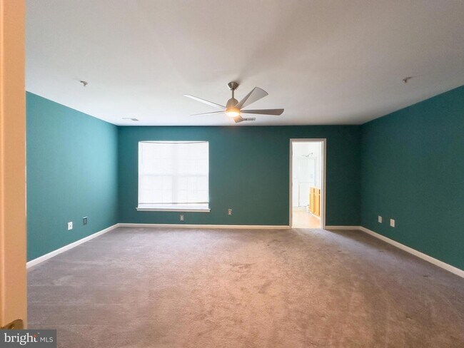 Building Photo - 46055 Gooseneck Dr