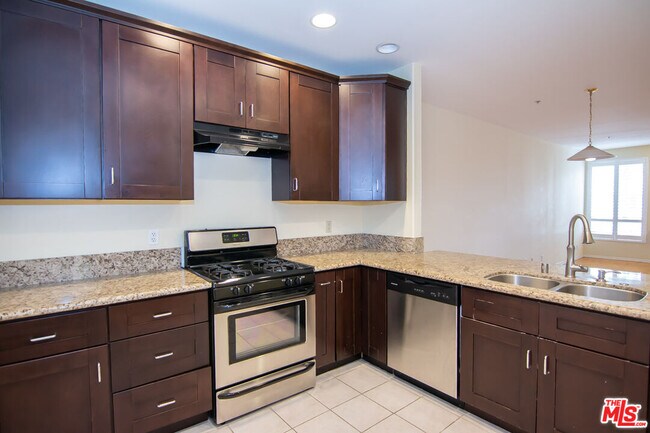 Building Photo - 333 Westminster Ave