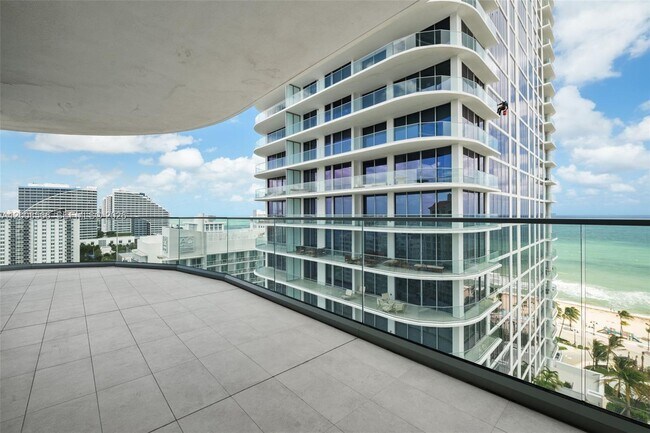 Building Photo - 153 N Seabreeze Blvd