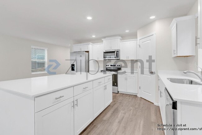 Building Photo - 1509 NE 121st Ave