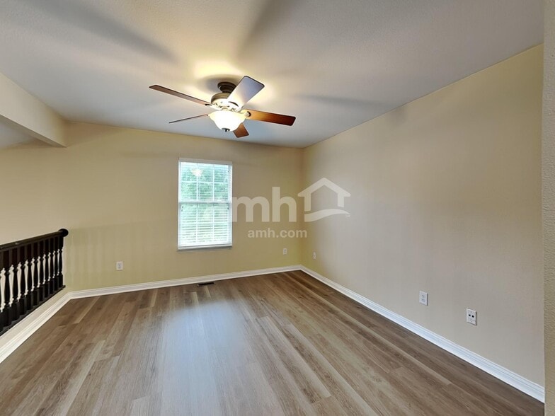 Building Photo - 8016 Lawrence Woods Ct