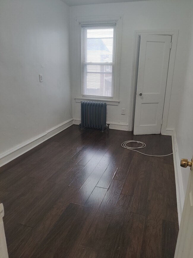 Building Photo - 1708 67th Ave