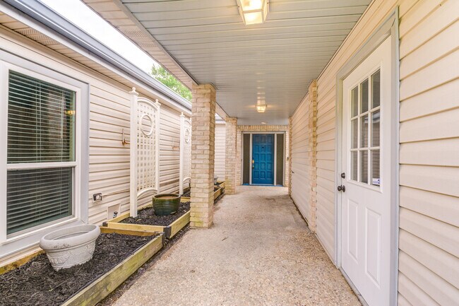 Entry - 3518 Covey Trail Dr