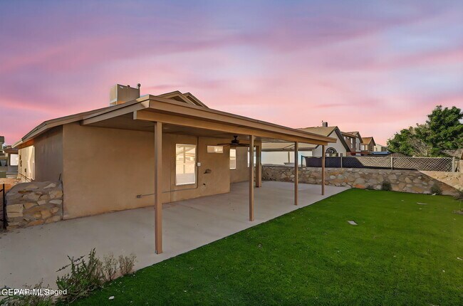 Building Photo - 11864 Mesquite Rock Dr