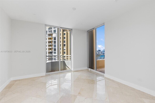 Building Photo - 808 Brickell Key Dr
