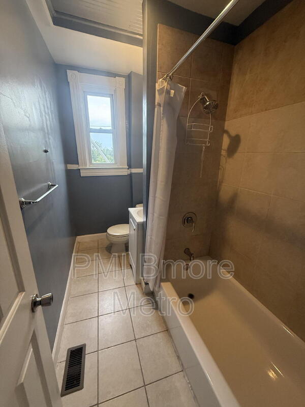 Building Photo - 2679 Wilkens Ave