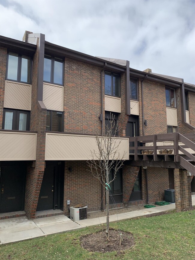Building Photo - 710 Copeland St