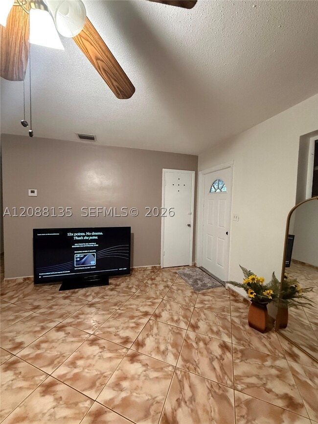 Building Photo - 5709 SW 36th Ct