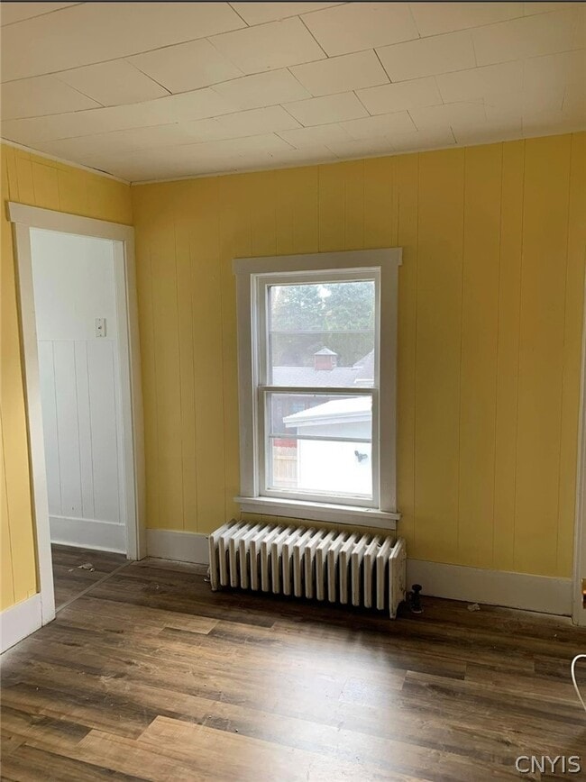 Building Photo - 255 W 5th St