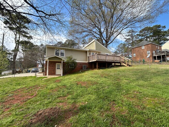Building Photo - 29 Arrowhead Dr SE