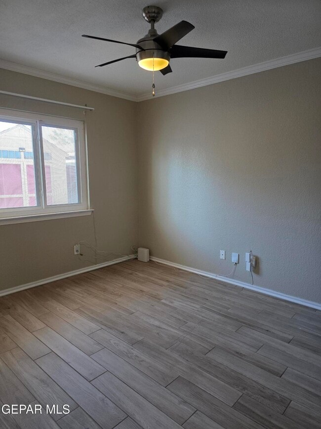 Building Photo - 12105 Royal Woods Dr