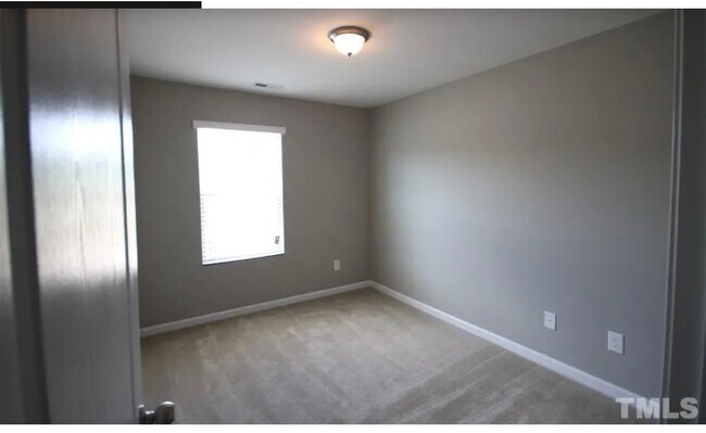 Building Photo - 4441 Middletown Dr
