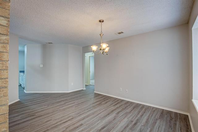 Building Photo - 406 Valley Spring Dr