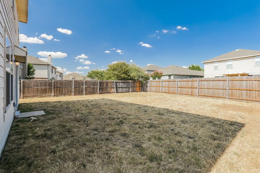 Building Photo - 8532 Shallow Creek Dr
