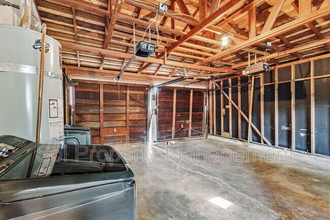 Building Photo - 1401 Laurent St