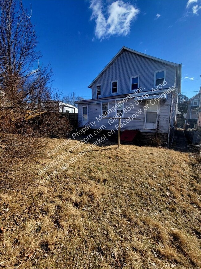 Building Photo - 171 Almond Ln