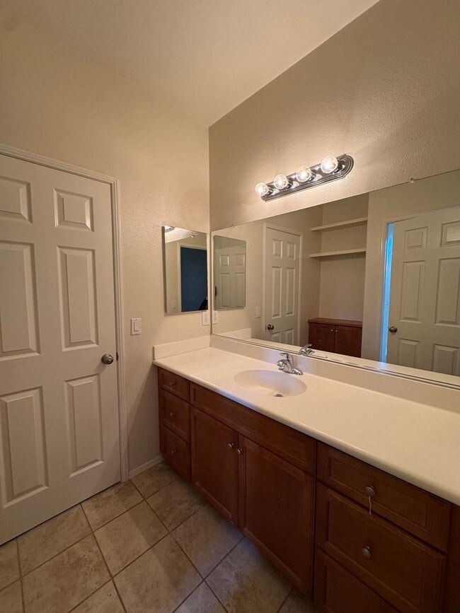 Building Photo - Stunning Home in a Desirable Gated Community