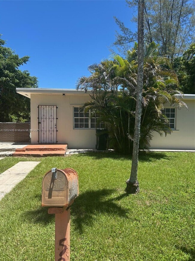 Primary Photo - 5321 SW 67th Ave