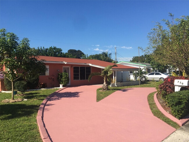 Building Photo - 720 N 66 Terrace