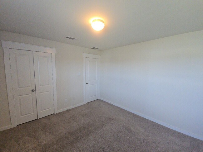 Building Photo - 7543 Coral Ter Dr