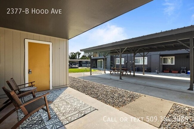 Building Photo - 2377 Hood Ave