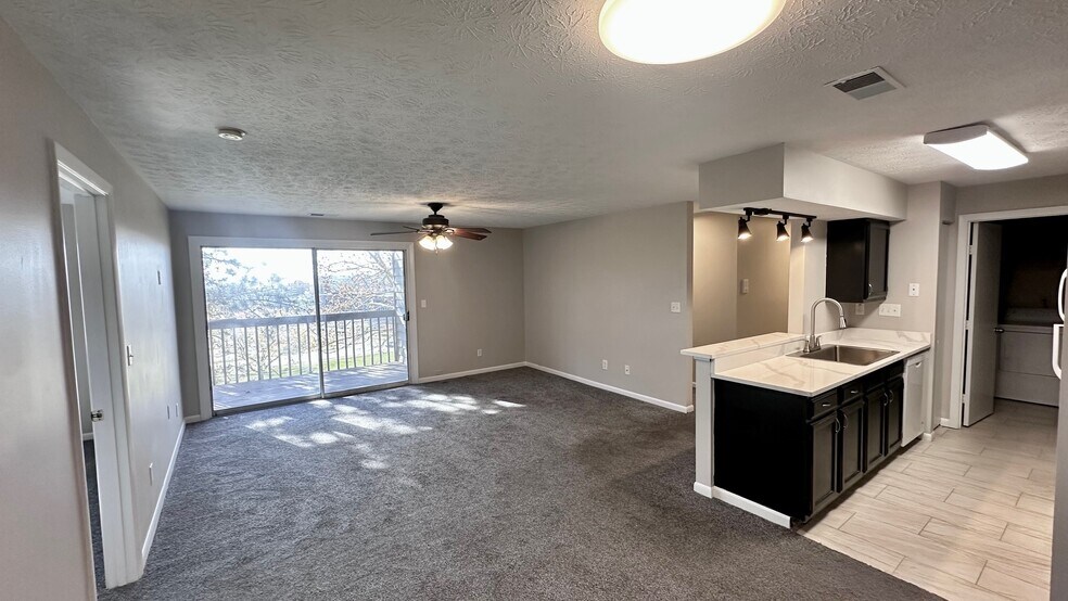 Primary Photo - 8919 Eagleview Dr