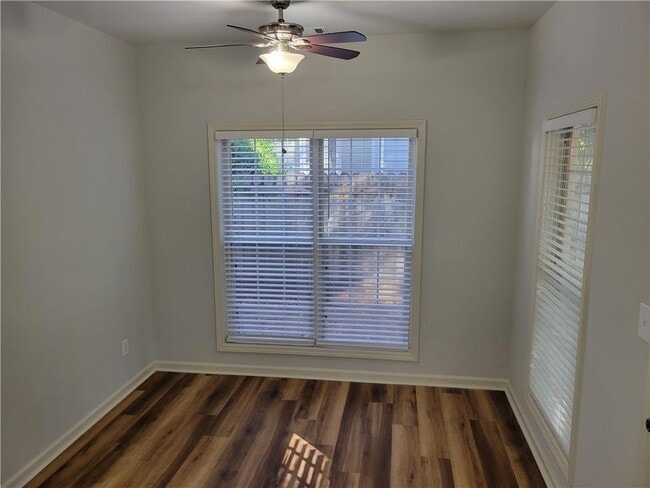 Building Photo - 3001 Rosebrook Dr