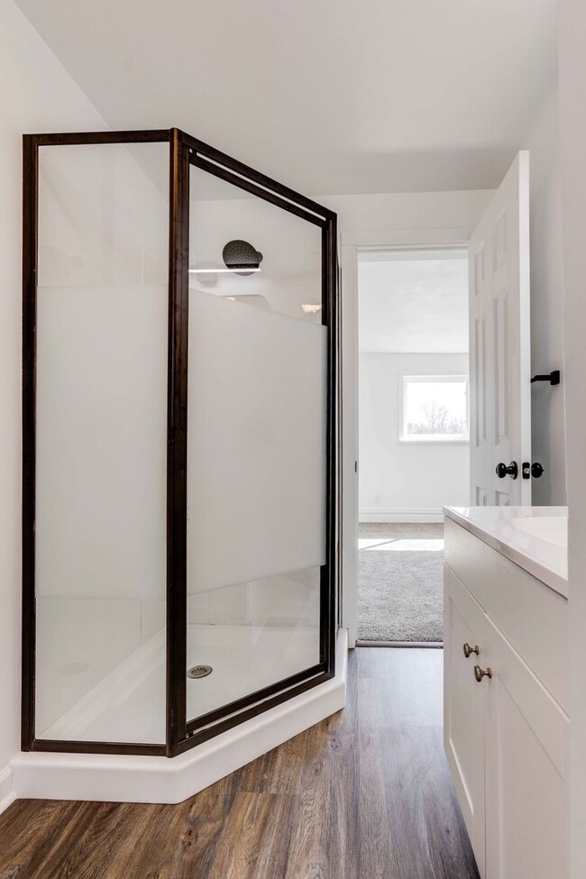 Building Photo - 328 Sweetbriar St