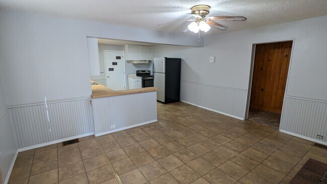 Building Photo - 804 Wabash Ave