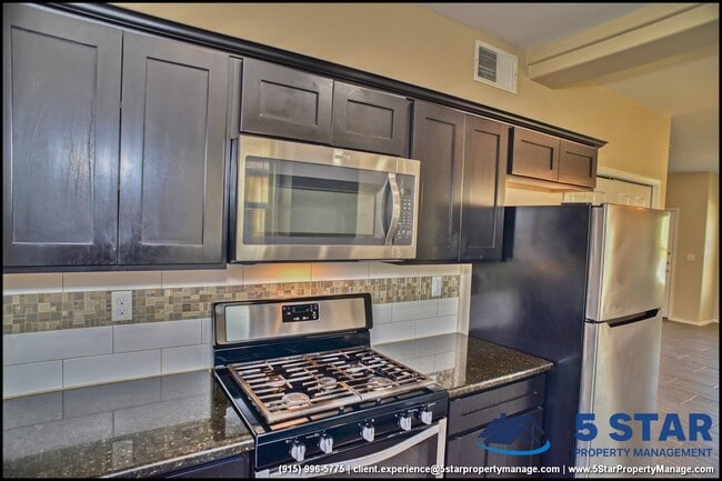 Building Photo - 452 Isaias Ave.