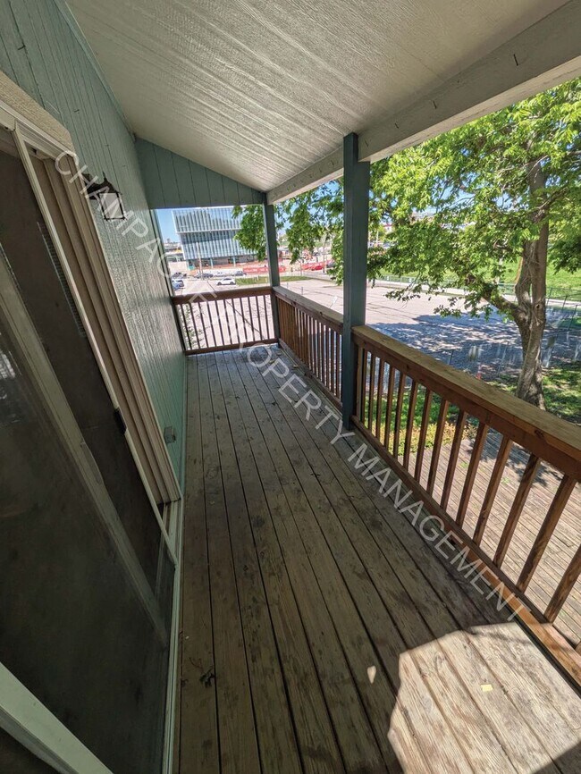 Building Photo - 3 Bedroom Home, conveniently located near UMKC!