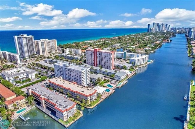 Building Photo - 3113 S Ocean Dr