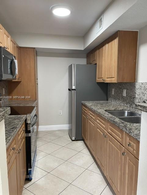 Building Photo - 10500 SW 155th Ct